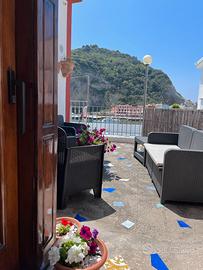 Bilocale sul mare a Sant'Angelo (Ischia)