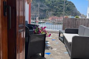 Bilocale sul mare a Sant'Angelo (Ischia)