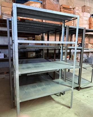 Scaffale rinforzato