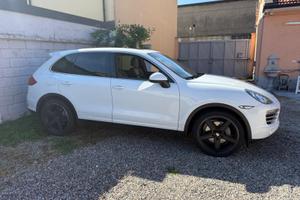 Porsche cayenne platinum edition