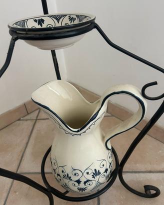 Lavamano in ceramica e ferro