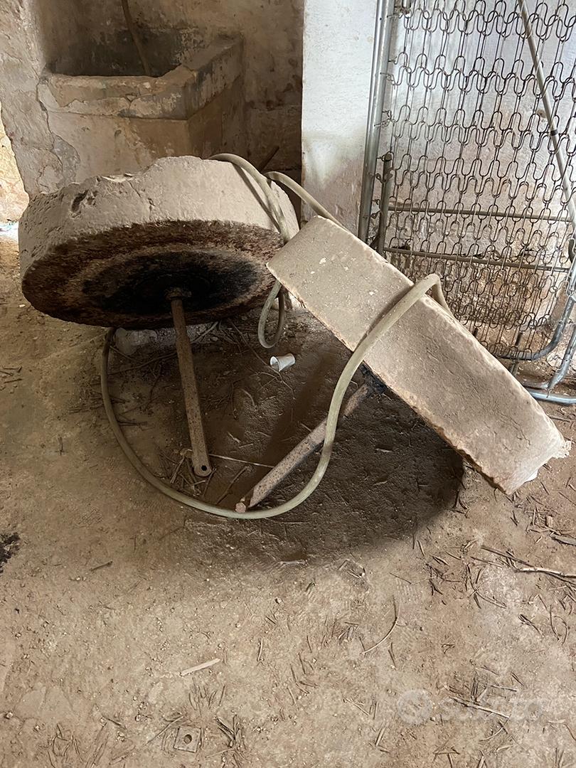 Antica mola in pietra (frantoio) - Giardino e Fai da te In vendita a Taranto