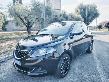 LANCIA YPSILON ALBERTA FERRETTI