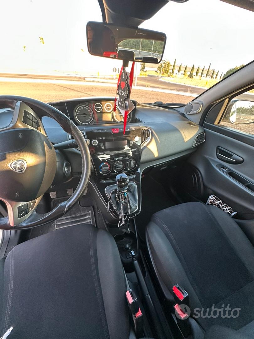 Lancia Ypsilon 2015 photo 4