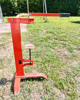 Tappatrice a leva per tappi in sughero 