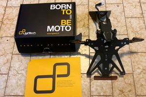 Portatarga LIGHTECH Aprilia Tuono V4 -RSV4 freccie