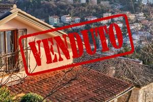 Casa indipendente di 240 m² con 5 locali e box aut