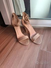 Sandalo glitter oro con tacco