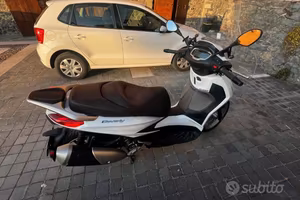 Piaggio Beverly 300 HPE 