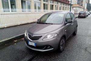 Lancia Ypsilon full optional leggere descrizione