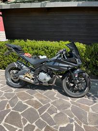 Yamaha YZF R 125 pezzi moto completa