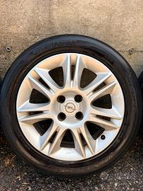 5 pneumatici con cerchi opel