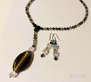 Set collana vetro grigio e nero e orecchini