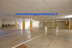 Maggio Trilo n.9 Asc.Garage, Air