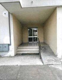 Immobile in asta di 123 m² con 5 locali e box auto