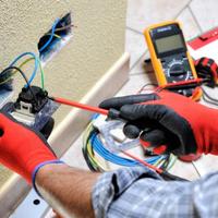 Elettricista qualificato - Piccoli lavori elettric