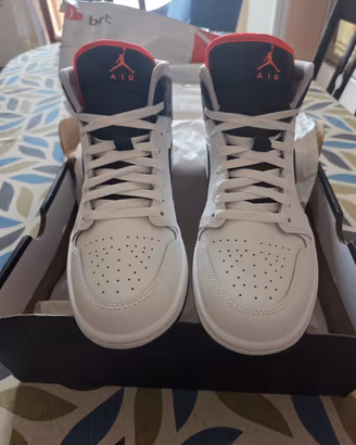 scarpe Air Jordan mid 1