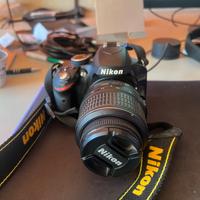 Nikon D3200 + Obiettivo 18-55mm VR II