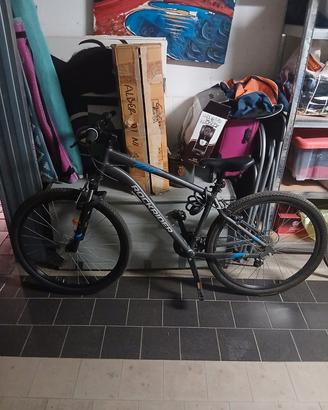 bicicletta Mountain bike rockrider