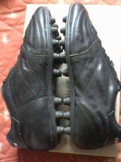 CALCIO: 2 PAIA scarpe v.PELLE n.40,5 e n.40 (nuove