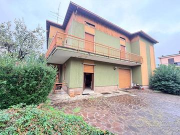 Villa di 360 m² con più di 5 locali e box auto dop