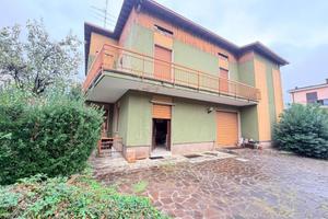 Villa di 360 m² con più di 5 locali e box auto dop
