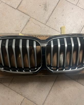 Mascherina anteriore bmw serie 1