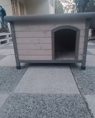 cuccia per cani da esterno in legno 