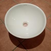 Lavabo a bacinella da appoggio in ceramica