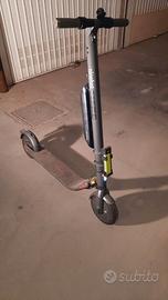 Monopattino  NINEBOT BY SEGWAY Kickscooter E45E