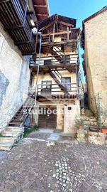 Casa indipendente di 143 m² con 5 locali e box aut