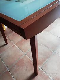 Tavolo da pranzo in legno/vetro