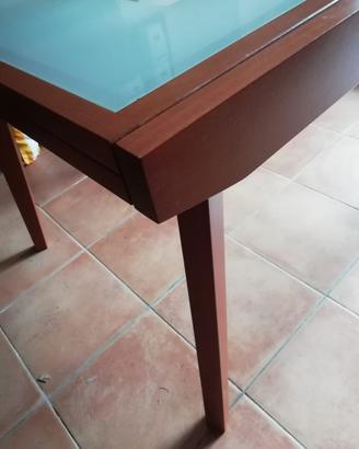Tavolo da pranzo in legno/vetro