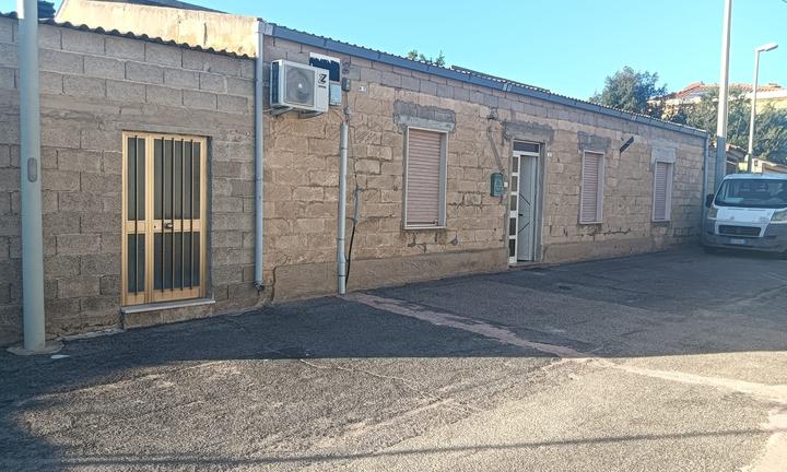 ? CASA a Solanas (CABRAS) casa indipente