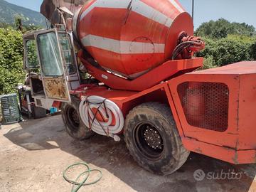 Betoniera autocaricante
