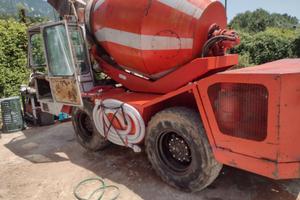 Betoniera autocaricante