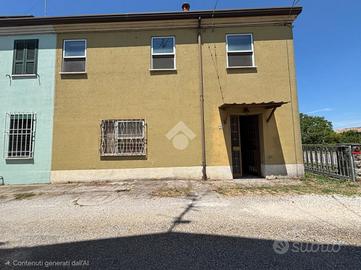 VILLA A SCHIERA A ALFONSINE