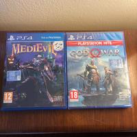 God of War + Medievil - Giochi Playstation 4 (PS4)