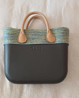 Borsa O-bag e accessorio copertura in pelliccia