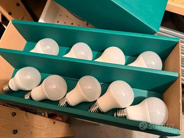 Lotto lampade E27 LED Philips 1521lm 13W 2700K