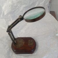 Vecchia lente ingrandimento da tavolo British.