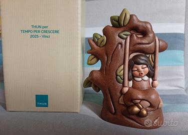 Bimba Su Altalena Presepe Thun  