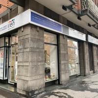 Corso Traiano Negozio con tre vetrine angolare