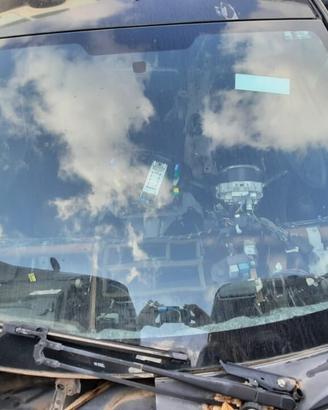 PEUGEOT 107 - PARABREZZA ANTERIORE