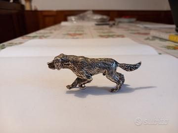 Cane da caccia in ferma in miniatura in argento