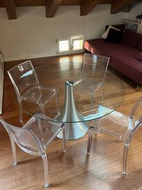 tavolo da pranzo rotondo con 4 sedie