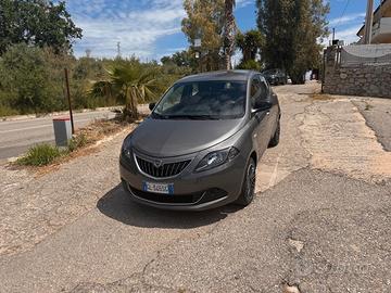Lancia Ypsilon 1.0 FireFly 5 porte S&S Hybrid Silv