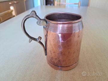 Brocca o caraffa in rame decorativo