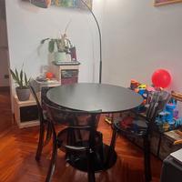 Tavolo rotondo nero, Maisons du Monde