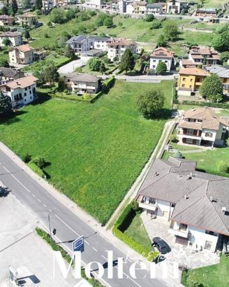 Terreno di 1372 m² a Dubino
